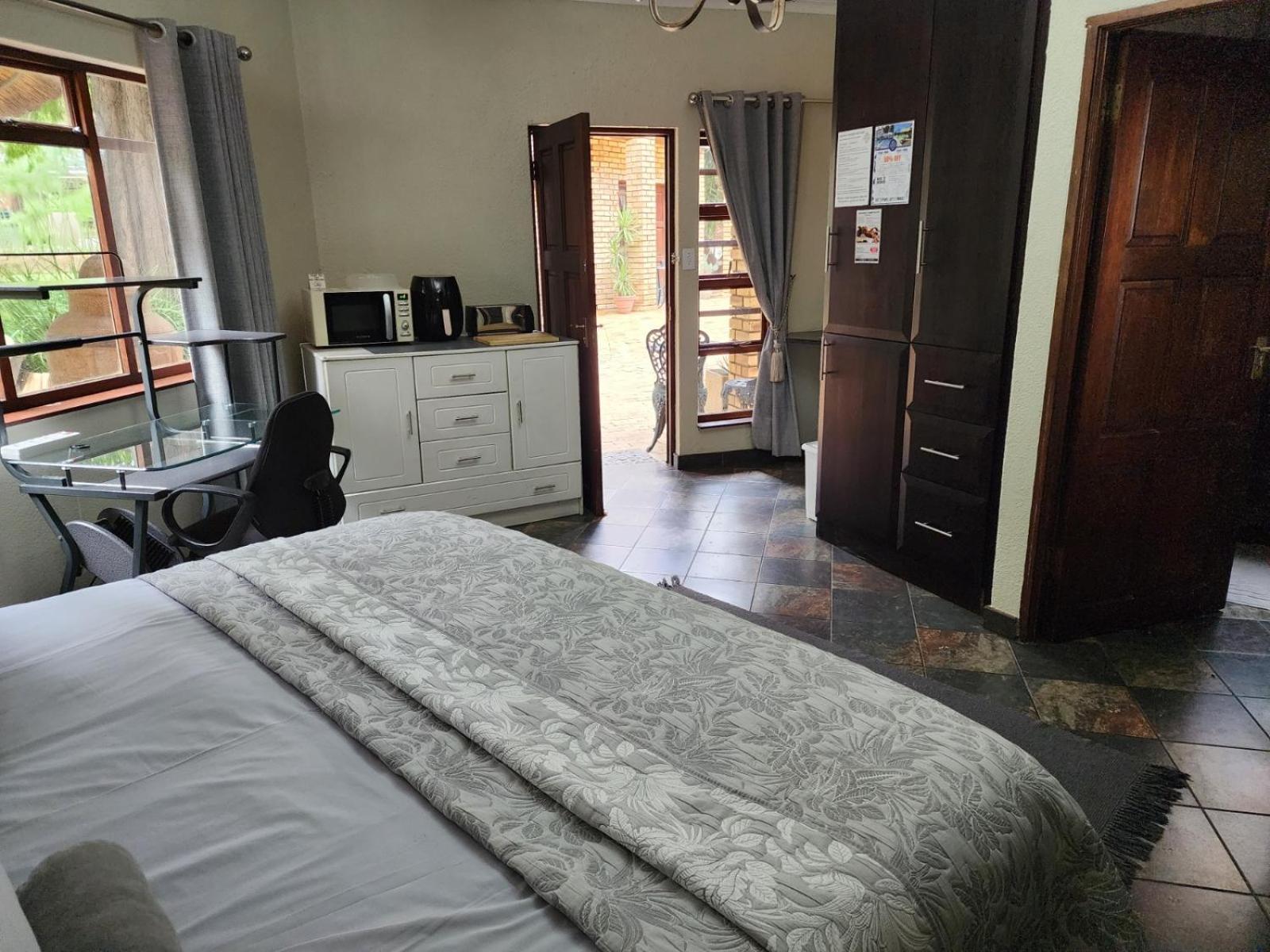 Goodnight Guest Lodge Йоханесбург Екстериор снимка